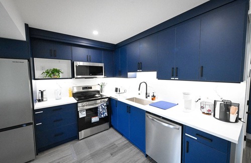 Northwest Calgary House | 2BR, 1.5Bath, Full Kitchen+Coffee, Ravine View.