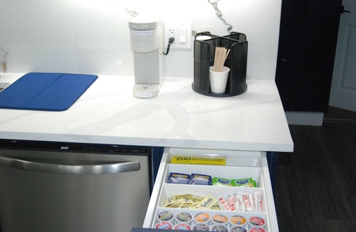 Northwest Calgary House | 2BR, 1.5Bath, Full Kitchen+Coffee, Ravine View.