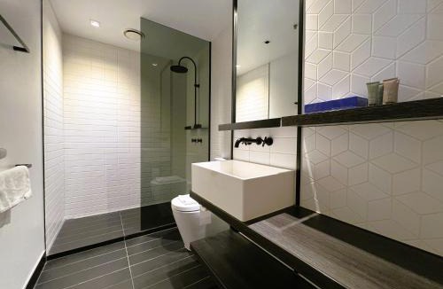 Docklands Apartment | 2BR 1 Bath, Dockland, Marvel Stadium, Spacious