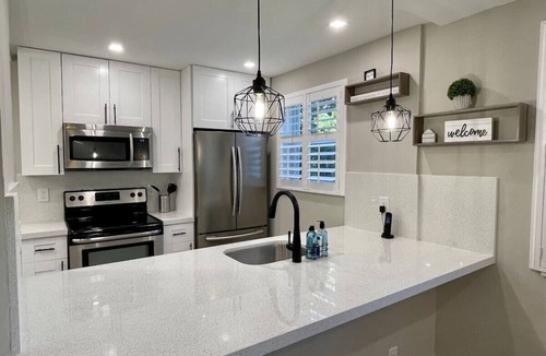 Central Beach Condo | 2BR/1BA Newly Renovated Condo - Walk to the Beach!
