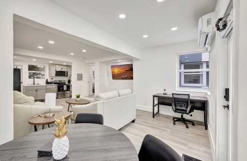 Central Beach Condo | 2BR 1BA off Las Olas Steps to Beach