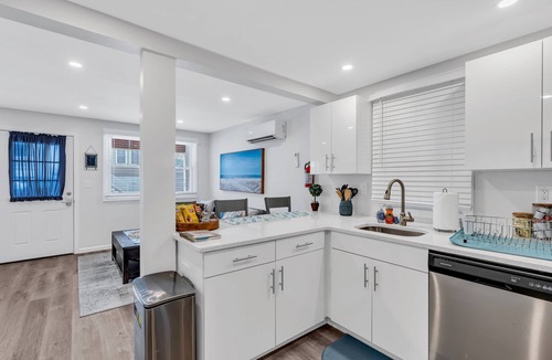 Manasquan House | 2BR 1BA Steps to the Sand I