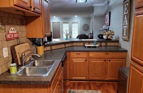Fairfield Bay Condo | 2BR/2.5BA Condo w/Shaded Balcony, Pool Steps Away, Lake Access Minutes Away