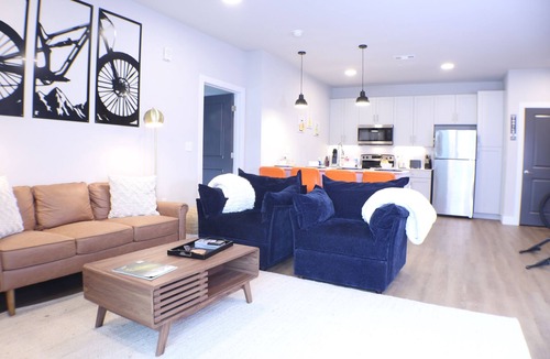 Rogers Apartment | 2BR/2BA Apt. Near UARK, Lift, Walmart Campus & Amp, In-Unit Bike Storage