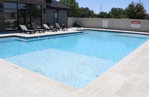 Rogers Apartment | 2BR/2BA Apt. Near UARK, Lift, Walmart Campus & Amp, In-Unit Bike Storage