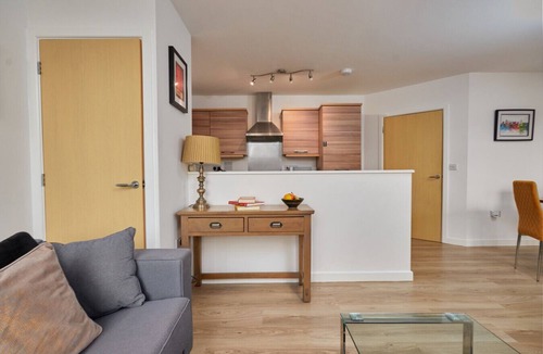 Wilford Apartment | 2BR+2BA Apt: Nr Tram Stop, Balcony, Fast WiFi