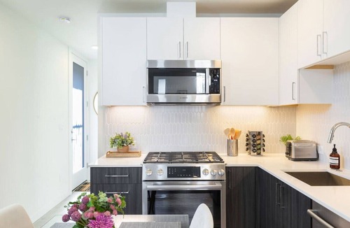 Broadway House | 2BR 2BA Capitol Hill Cozy Haven, Rooftop-Near Stadium