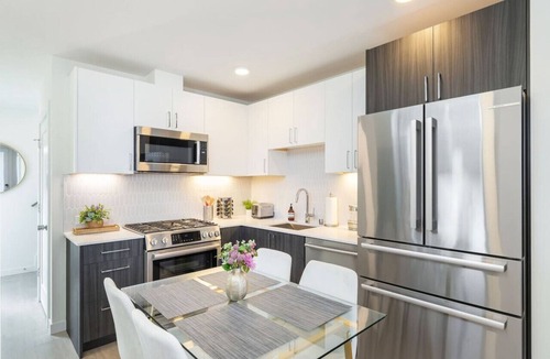 Broadway House | 2BR 2BA Capitol Hill Cozy Haven, Rooftop-Near Stadium