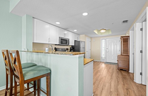 Treasure Island Condo | 2BR/2BA Condo: Beachfront, Balcony, Pool