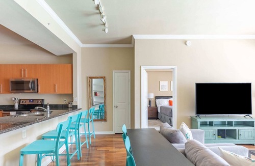 Cityplace Apartment | 2BR/2BA Executive Suite With Pool, Gym & Fast WiFI