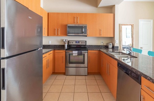 Cityplace Apartment | 2BR/2BA Executive Suite With Pool, Gym & Fast WiFI