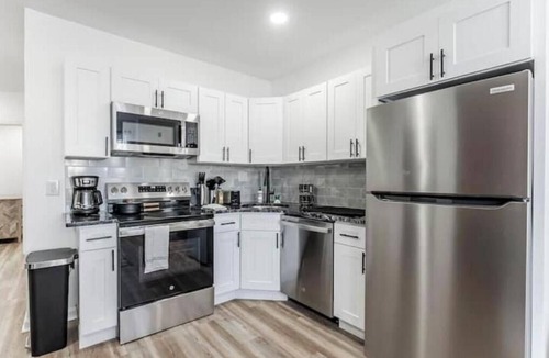 West Philadelphia Apartment | 2BR/2BA Getaway – for Traveling Professionals
