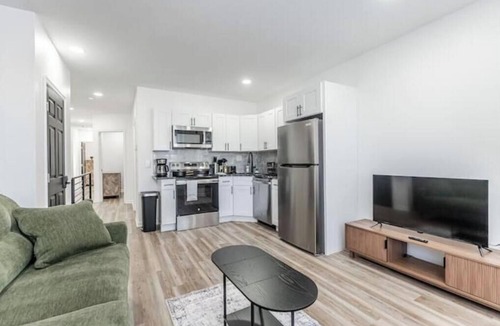 West Philadelphia Apartment | 2BR/2BA Getaway – for Traveling Professionals
