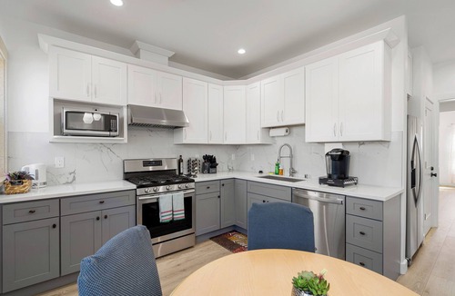 Excelsior Apartment | 2BR 2BA in Excelsior District w Parking