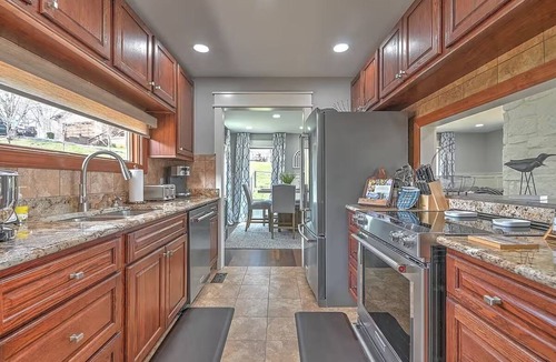 Oak Grove House | 2BR 2BA Lakefront Gem – Decks, Docks & Sunsets