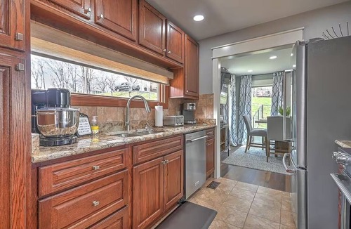 Oak Grove House | 2BR 2BA Lakefront Gem – Decks, Docks & Sunsets