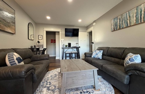 Oak Grove House | 2BR 2BA Lakefront Gem – Decks, Docks & Sunsets
