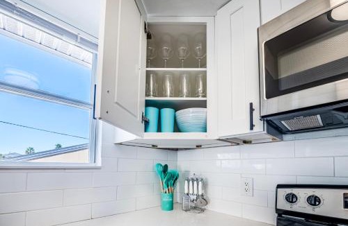 Indian Rocks Beach Apartment | 2br 2ba Retreat B 3Min to Beach