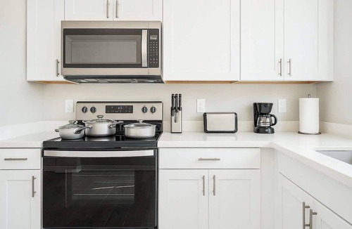 Glendale Apartment | 2BR/2BA w/3 Beds Prime Location