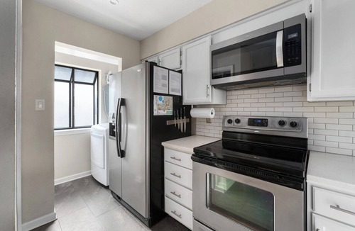 South Congress Condo | 2BR/2BA w/pool close to downtown, walk to everything on South Congress