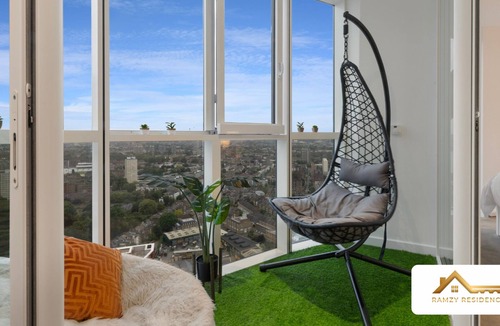 Vauxhall Apartment | 2BR 2Bath Central London Luxury Flat Skyview