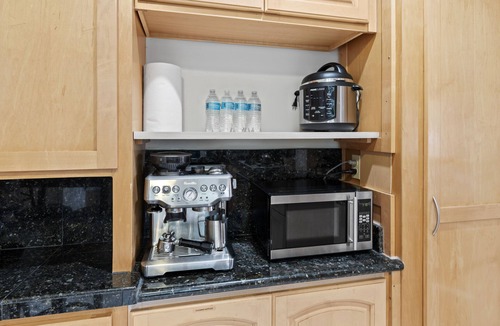 Sunnyside House | 2BR/2Baths Spacious and Clean