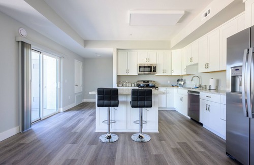 Campbell Apartment | 2BR, 2bth King-sized haven!