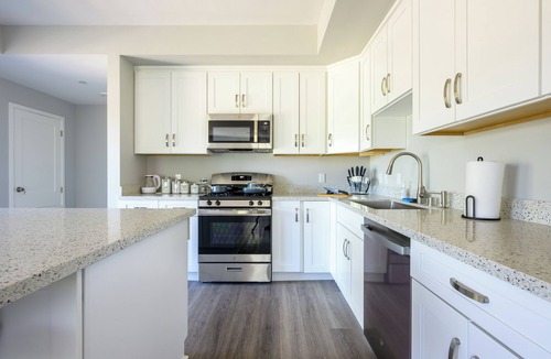 Campbell Apartment | 2BR, 2bth King-sized haven!