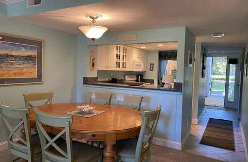 Shipyard Plantation House | 2BR 5 Star Value Wifi Closest to Beach 114 The Greens Keyless entry