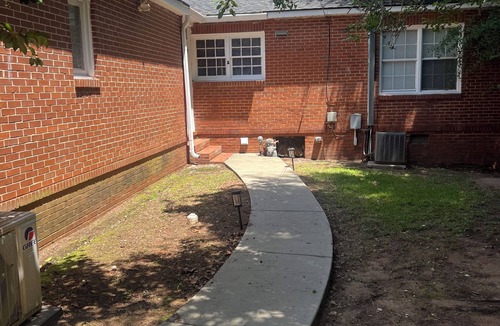 Albany House | 2br Albany Getaway