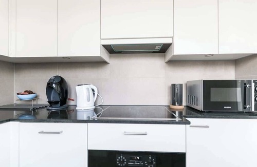 Lucerne Apartment | 2BR - Alps View Balcony - 5-Min Walk Old Town