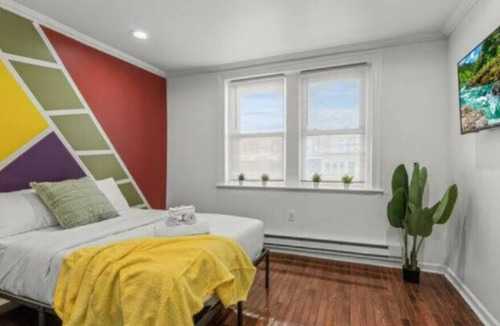 West Philadelphia Apartment | 2BR Apartment Close to Downtown