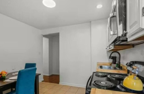 West Philadelphia Apartment | 2BR Apartment Close to Downtown