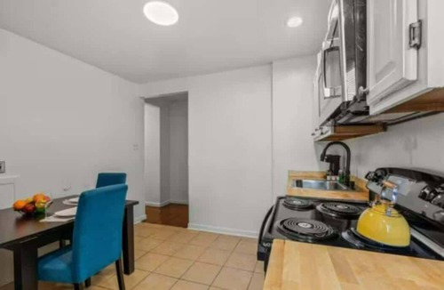 West Philadelphia Apartment | 2BR Apartment Close to Downtown