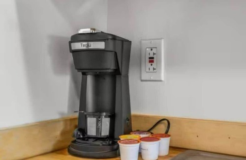 West Philadelphia Apartment | 2BR Apartment Close to Downtown