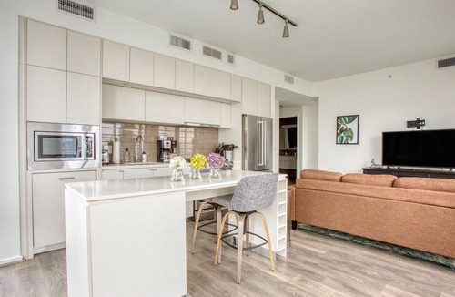 North Rosslyn Apartment | 2BR Apartment in Arlington