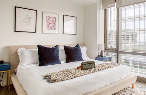 North Rosslyn Apartment | 2BR Apartment in Arlington