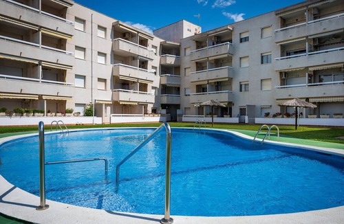 Creixell Apartment | 2BR Apartment in Creixell with Pool & Parking, 5min to Beach