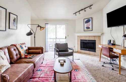 Lake Forest Apartment | 2BR Apartment in Lake Oswego