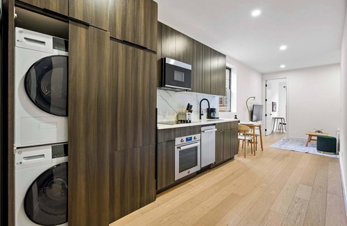 Greenpoint Apartment | 2BR Apartment in Prime Brooklyn. w/d in