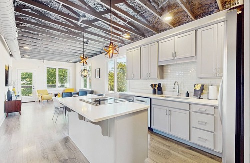 Northside Condo | 2BR Apartment w/Balcony, WiFi & Full Kitchen