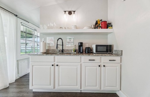 Midwest City Apartment | 2BR Apt | 5 min to Rose State College | Kitchen, Wi-Fi, Free Parking #L2
