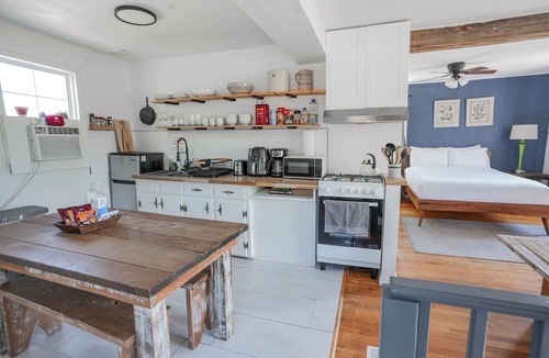Central Oklahoma City Apartment | 2BR Apt | 8 min to Integris Baptist Medical | Kitchen, Wi-Fi, Free Parking #N39