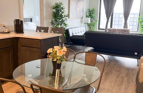 Elizabeth Apartment | 2BR apt close to EWR Airport 1831
