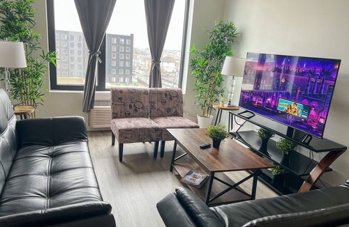 Elizabeth Apartment | 2BR apt close to EWR Airport 1831