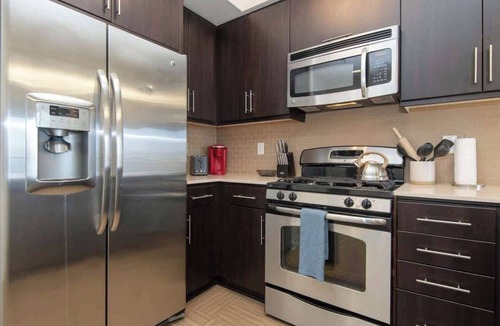 Del Rey Apartment | 2BR Apt Marina Del Rey with pool and hot tub
