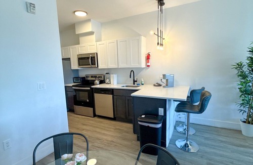 Elizabeth Apartment | 2BR apt near EWR 3189