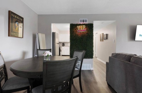 Rosedale Apartment | 2BR Apt Near Shops and KC Attractions, King Beds