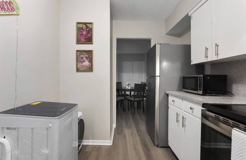 Rosedale Apartment | 2BR Apt Near Shops and KC Attractions, King Beds