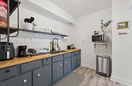 Central Oklahoma City Apartment | 2BR Apt Near St. Anthony Hospital Kitchen, Wi-Fi, Free Parking #22A